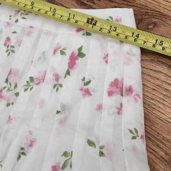 Floral White and Pink Women's Skirt - Picture 5 of 6
